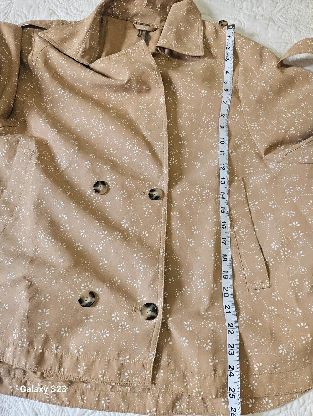 ANTHROPOLOGIE Cropped Floral-Print Trench Coat in Tan